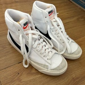 High top Nike